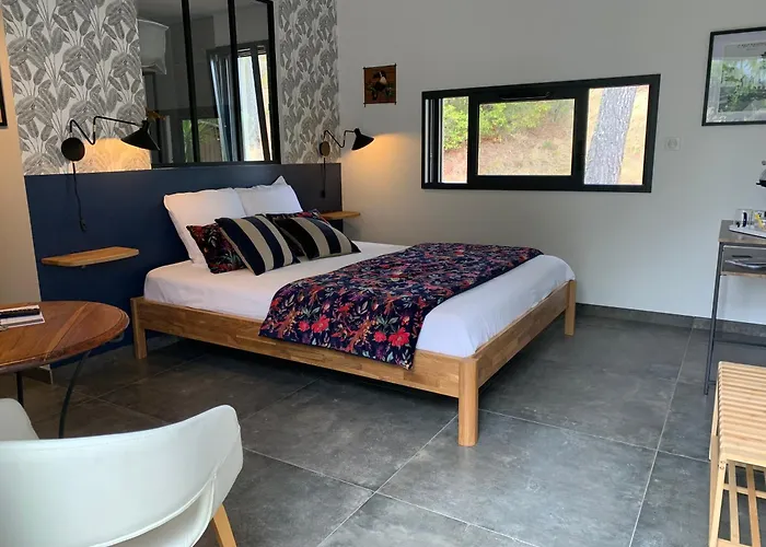 Bed and breakfast Le Chant Des Cigales 3*